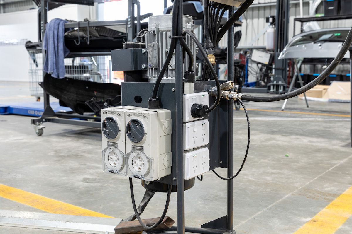 outlets in mechanic shop